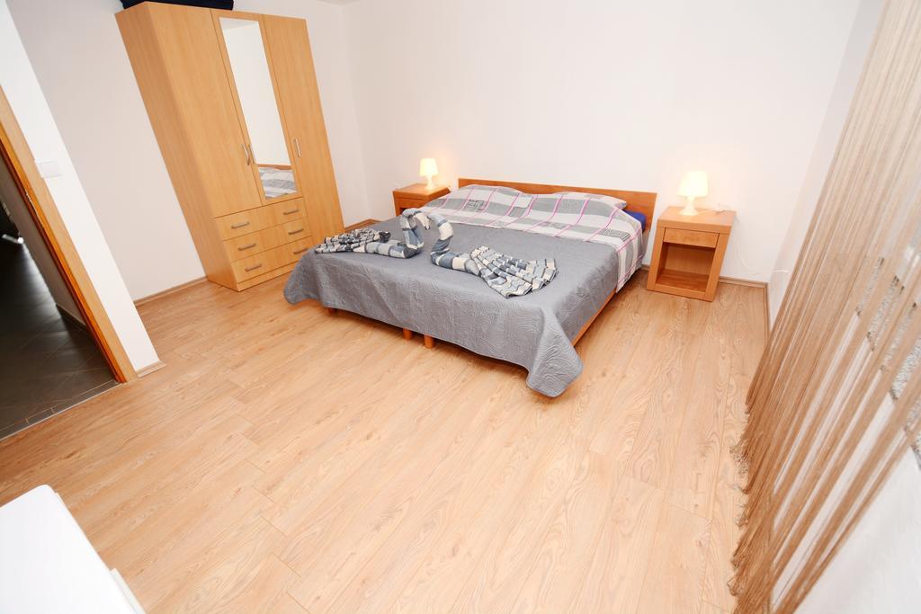 Apartments Katarina Veli Rat Dış mekan fotoğraf