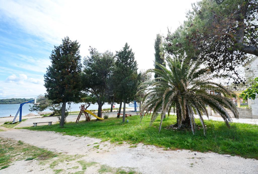 Apartments Katarina Veli Rat Dış mekan fotoğraf