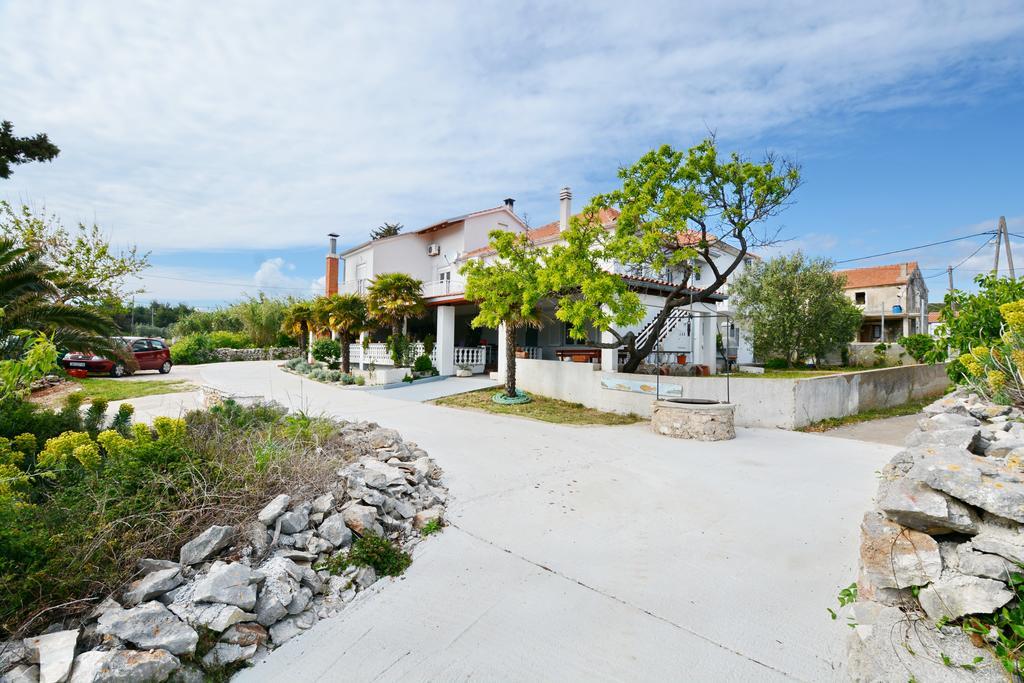 Apartments Katarina Veli Rat Dış mekan fotoğraf