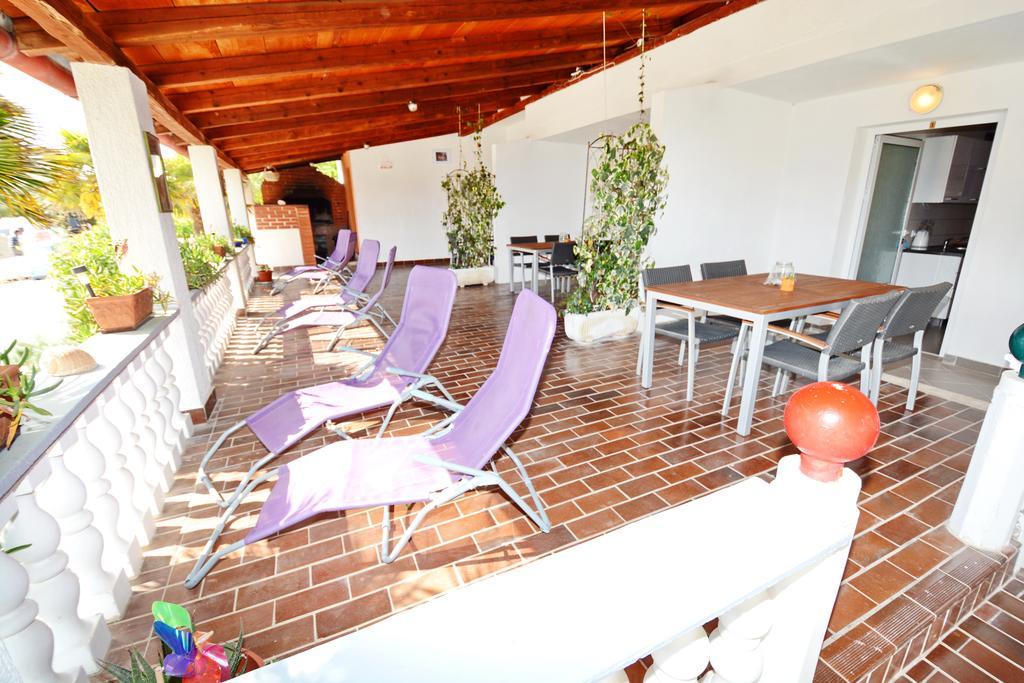 Apartments Katarina Veli Rat Dış mekan fotoğraf
