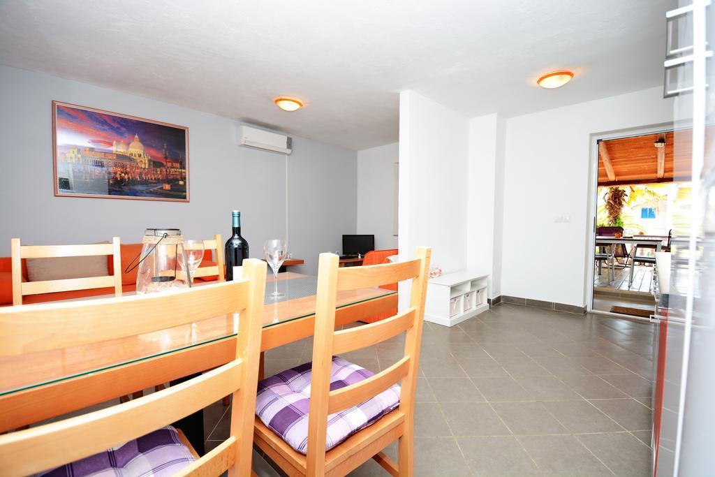 Apartments Katarina Veli Rat Dış mekan fotoğraf